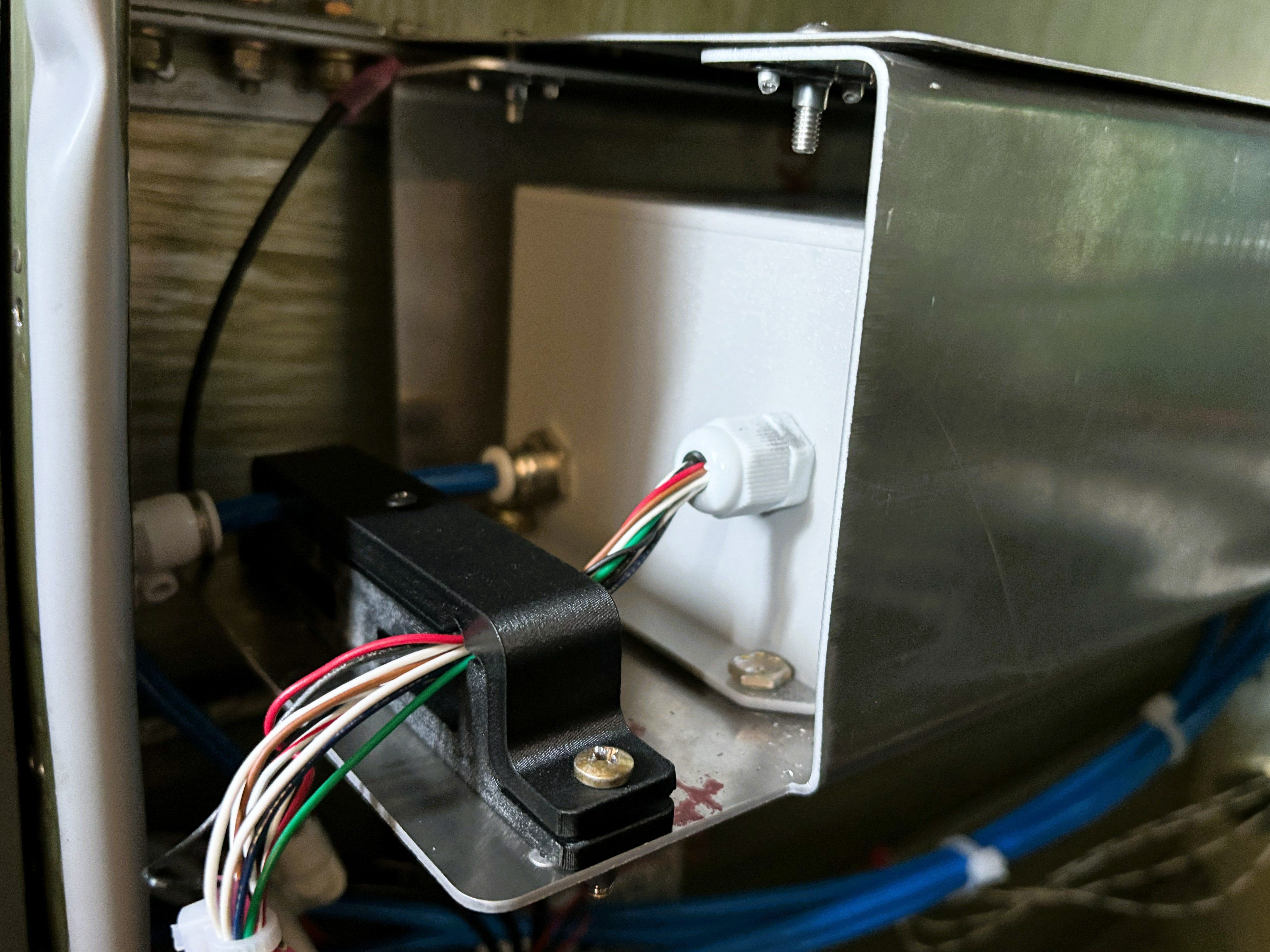 Midwest AVI64 Control Box Mount